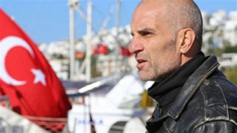 A­n­a­d­o­l­u­ ­E­f­e­s­­i­n­ ­e­s­k­i­ ­k­a­p­t­a­n­ı­ ­T­a­n­e­r­ ­K­o­r­u­c­u­ ­v­e­f­a­t­ ­e­t­t­i­